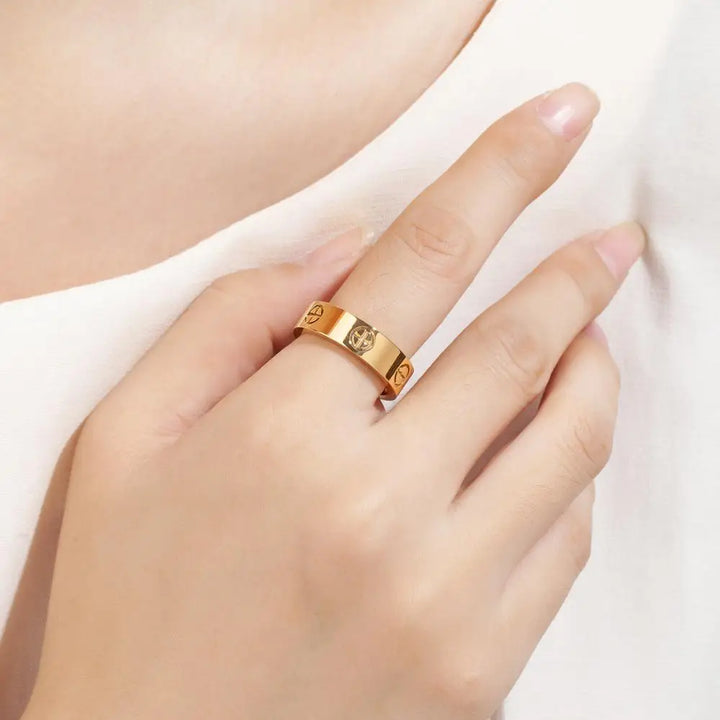 Tate Love Ring