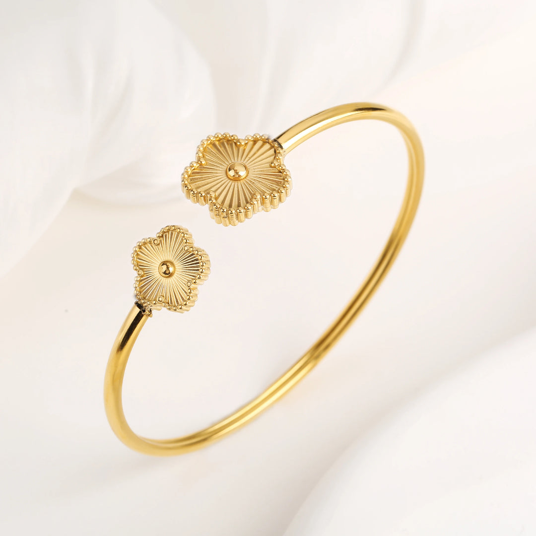 Tenley Five Leaf Clover Bangle