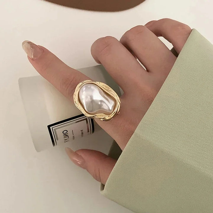 Harlow Pearl Bed Ring