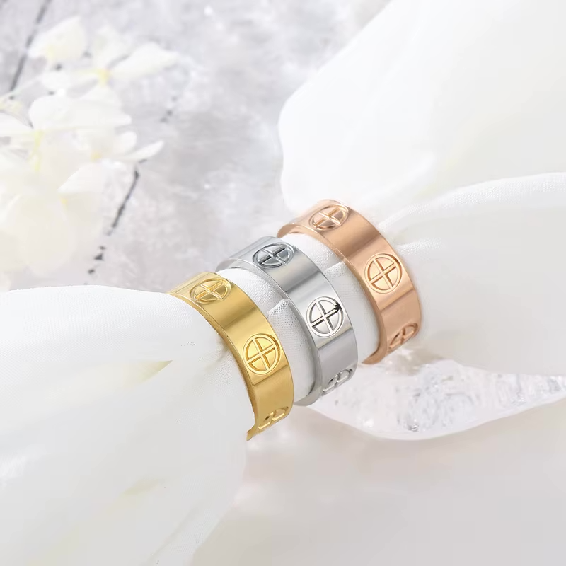 Tate Love Ring
