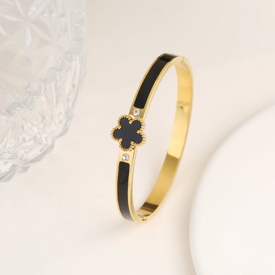 Georgia Five Leaf Clover Bangle