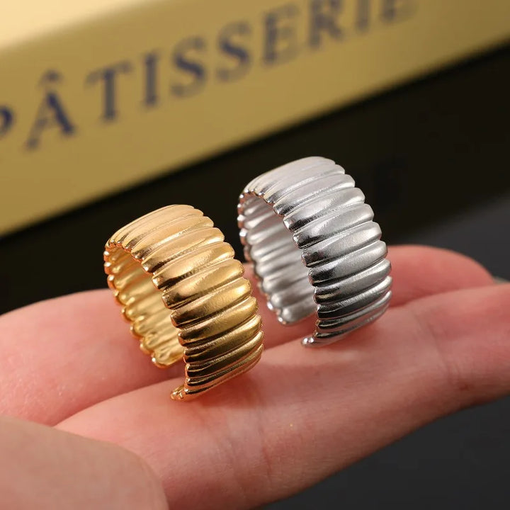 Maisie Stripe Gold Platinum Band