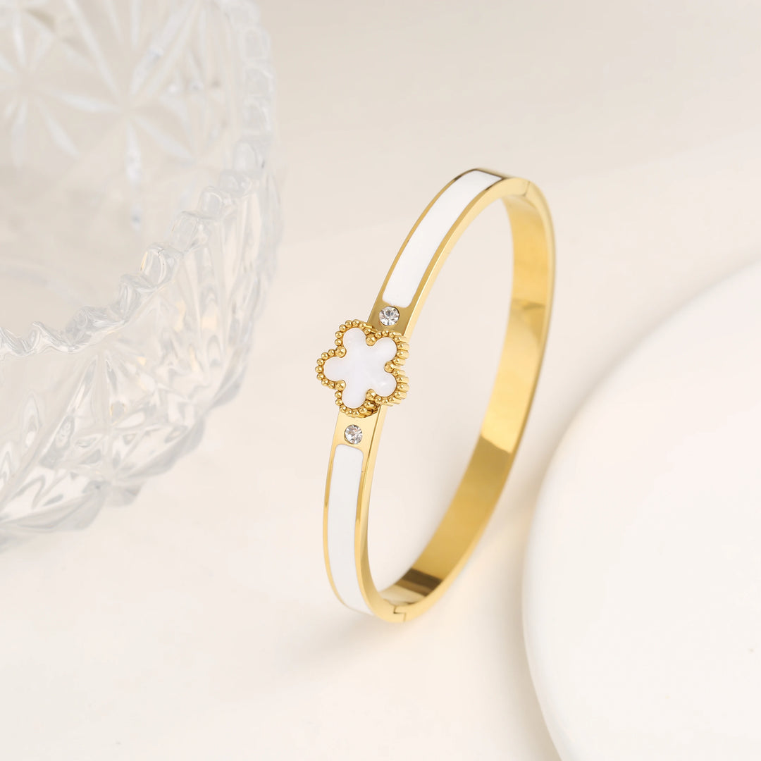 Georgia Five Leaf Clover Bangle