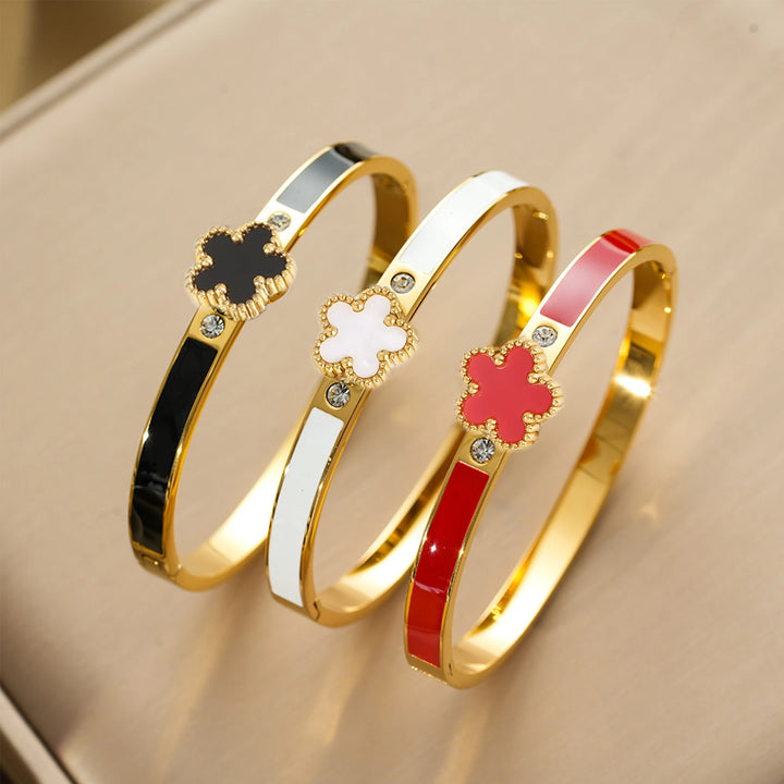 Georgia Five Leaf Clover Bangle