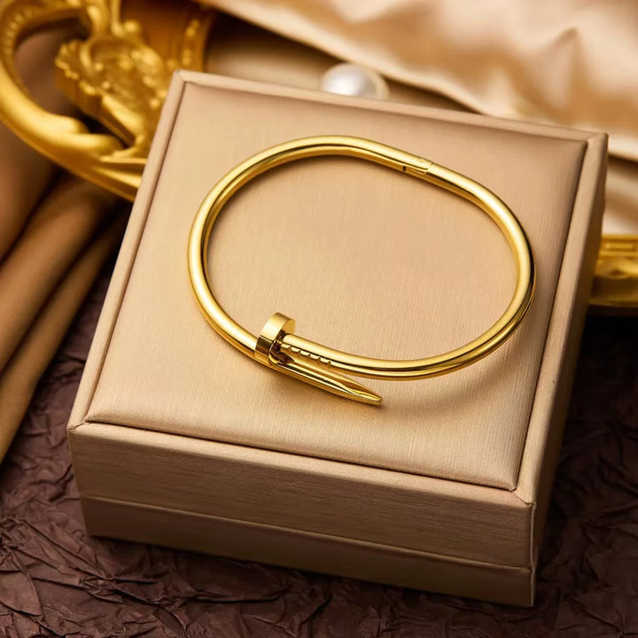 Laurel Nail Bracelet