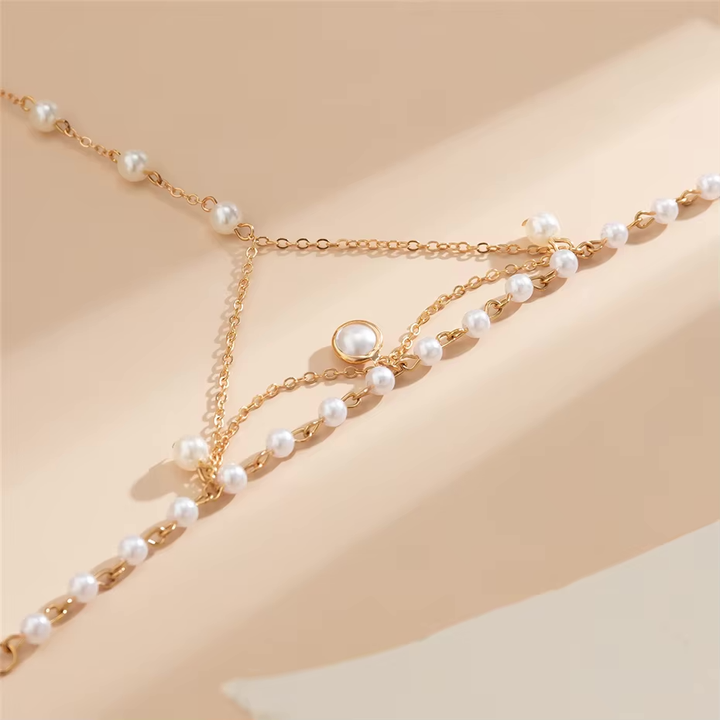 Lilith Pearl Point Hand Chain